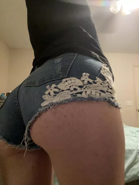 Freckle cheeks 🦄😘