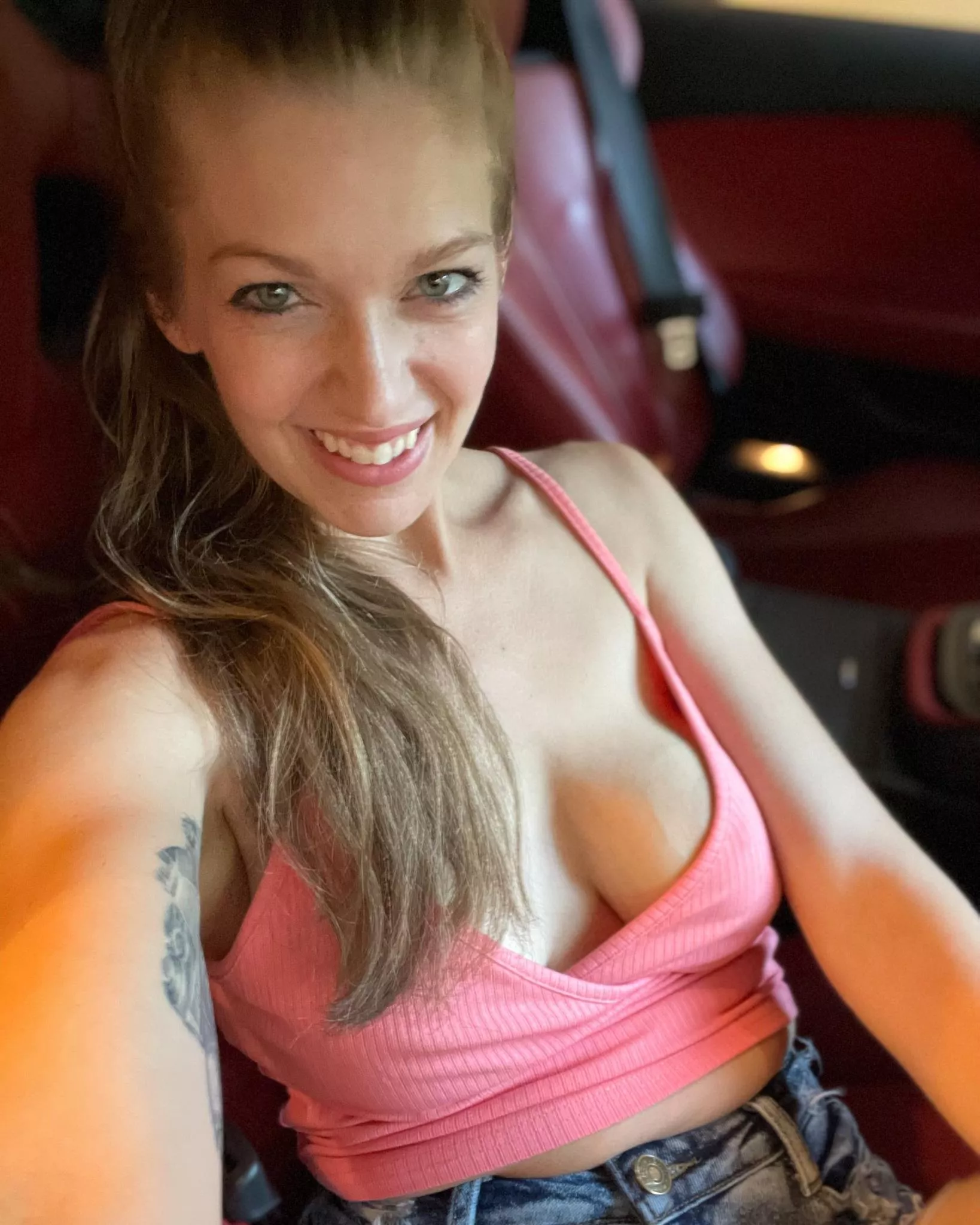 FREE MILF ONLYFANS 😇 Link in comments!