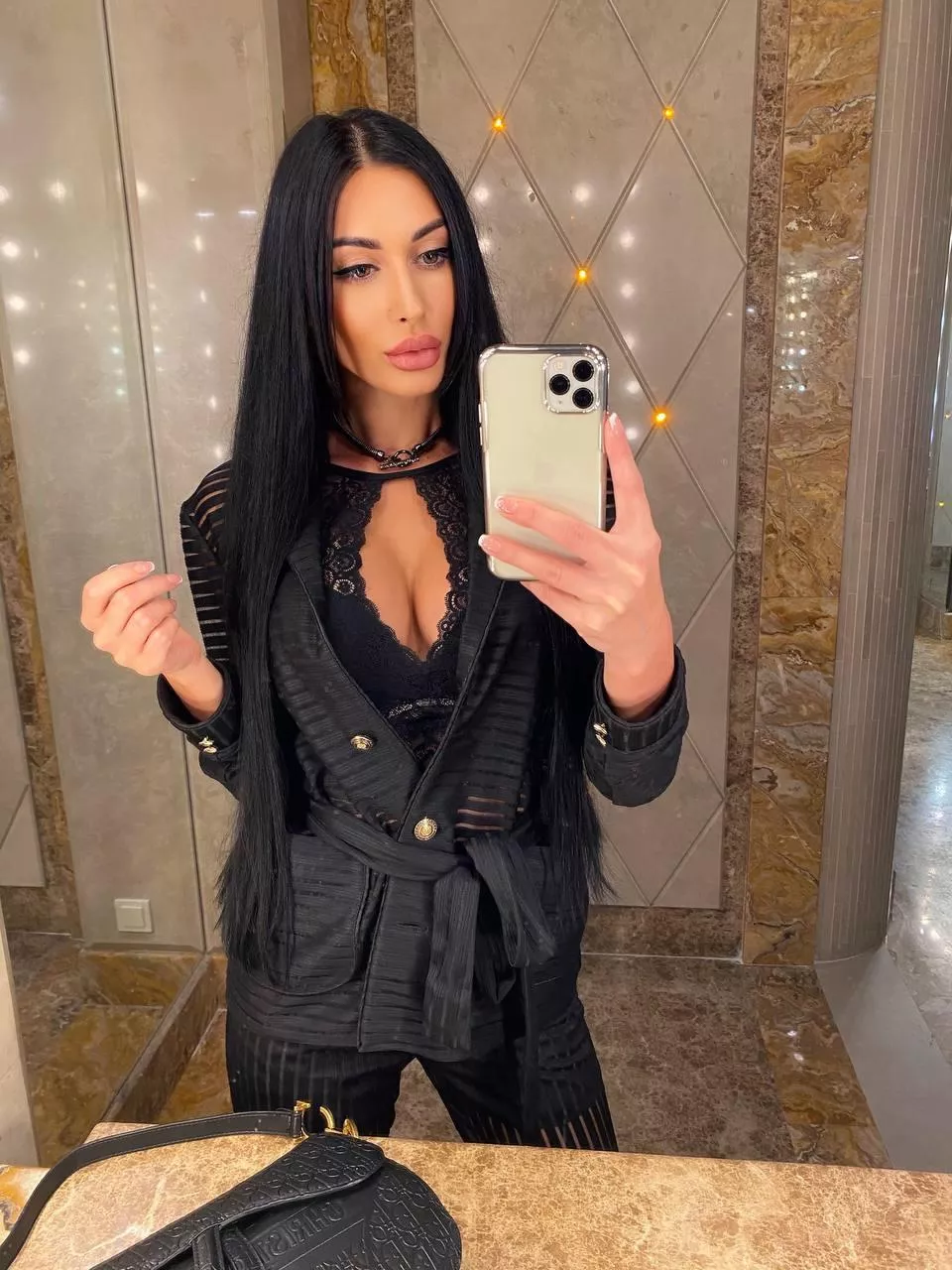 FREE MONTH Subscribe to my OnlyFans! I assure you I can surprise you ! Want to see my pussy?