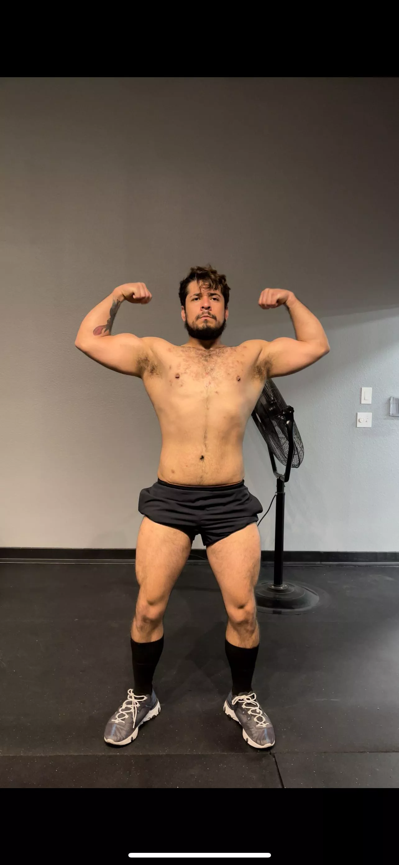 Free muscle bear hugs 🧸