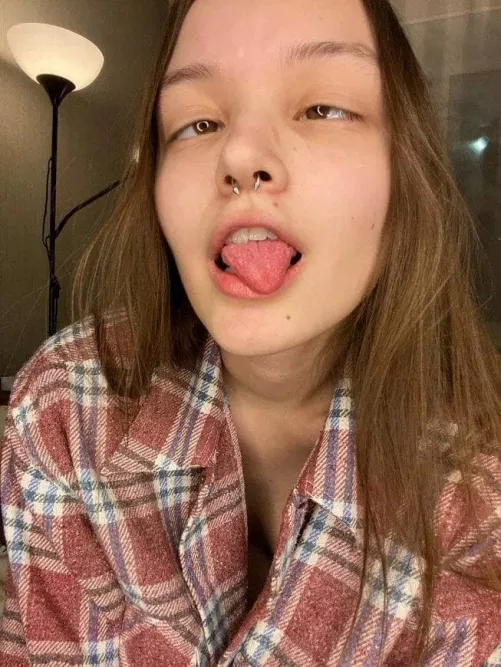 FREE Onlyfans ๐ I'm a very outgoing and fun teenager๐ But sometimes I'm a horny slut๐ Link to Onlyfans in the comments ๐ธ There's a lot of cool content ๐