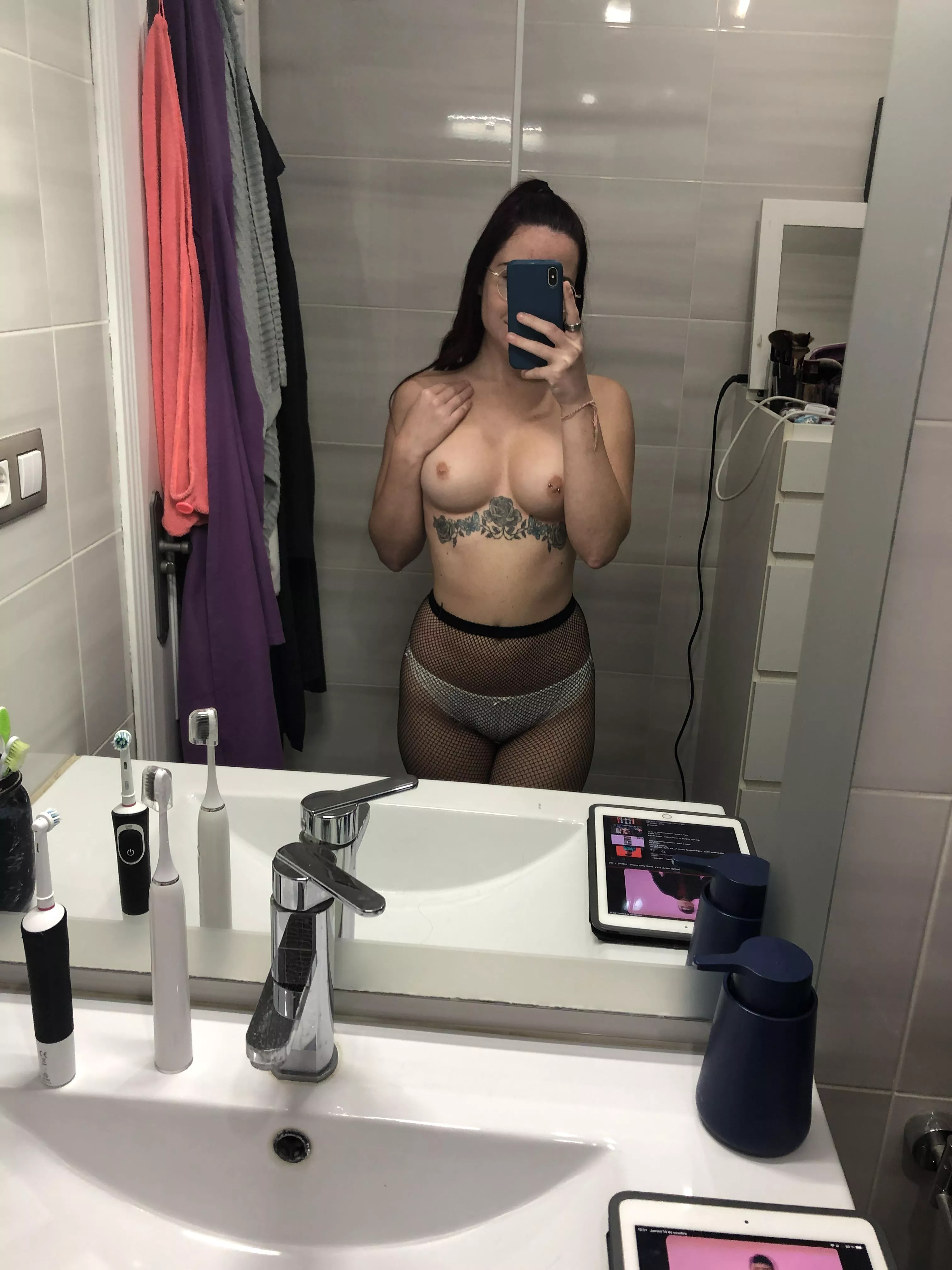 FREE TRIAL PINNED ON MY PROFILE! :) UPVOTE FOR A FREE VIDEO!