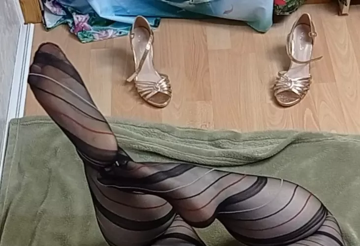 freeing my nylon soles from the golden heels...