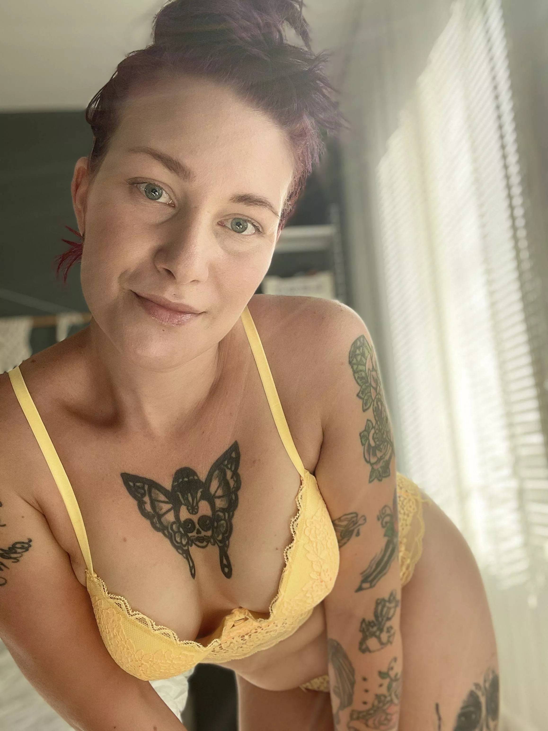 Freepage ⭐️ Customs, rating, sexting. Fetish friendly 🔥 link in comments