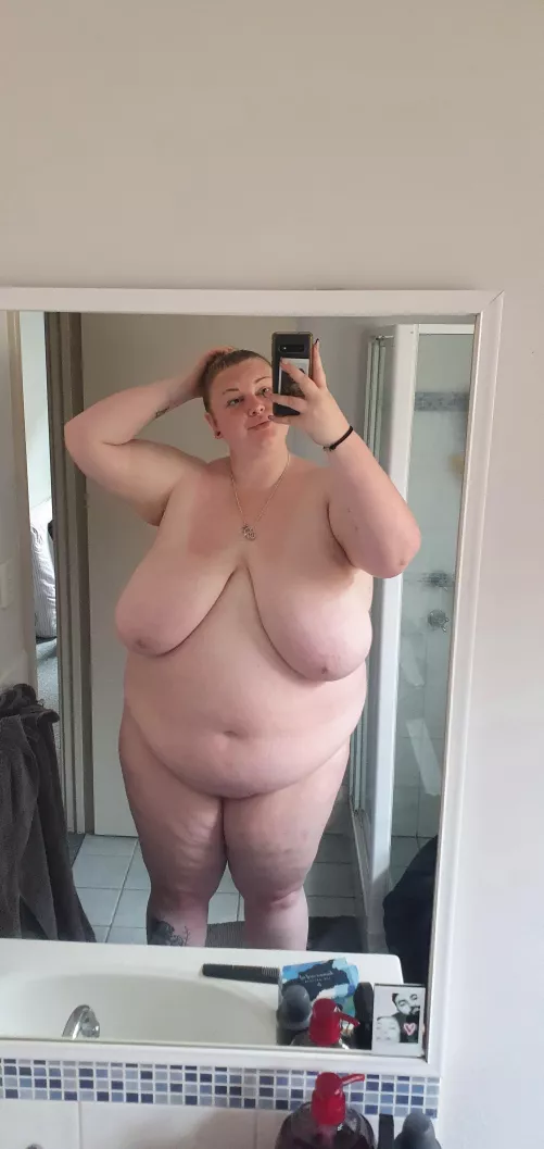 Fresh out of the shower 😘