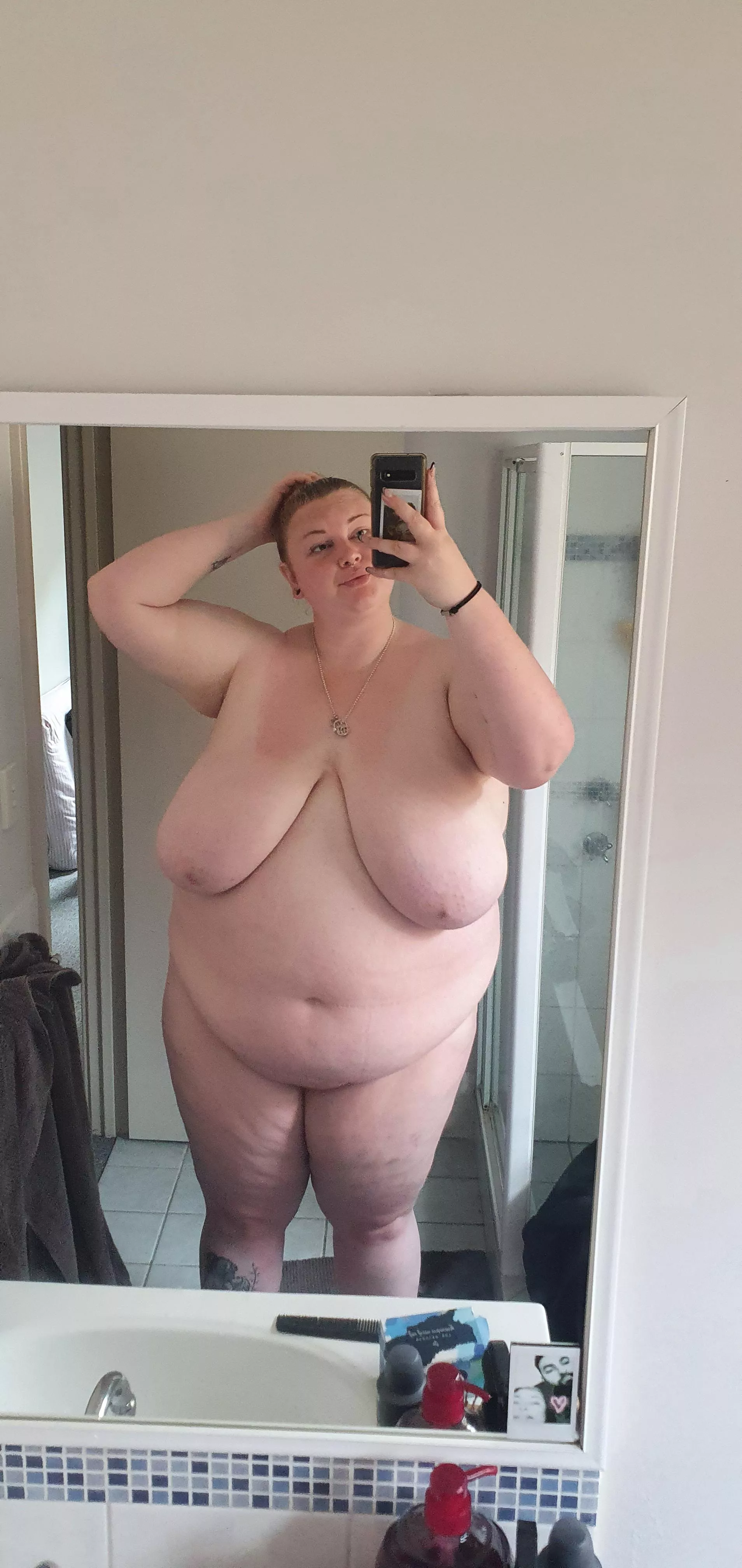 Fresh out of the shower 😘