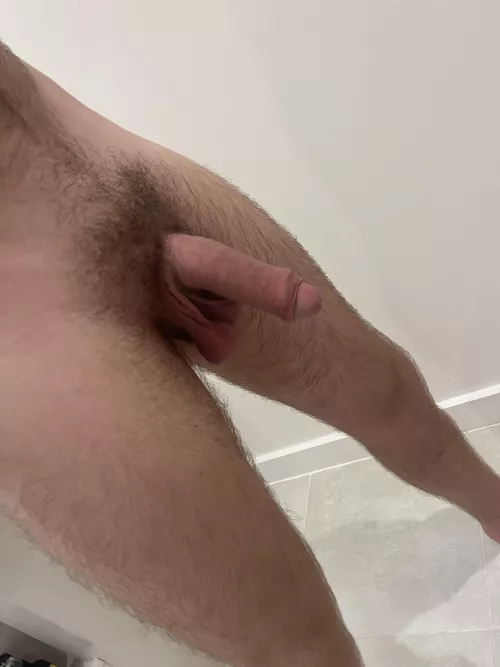 Fresh out of the shower, about to play some Pokémon BD