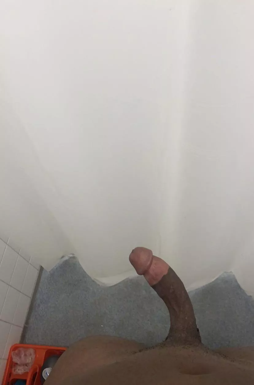 Fresh out the gym and horny (dm open) Fresh out the gym and horny (dm open)