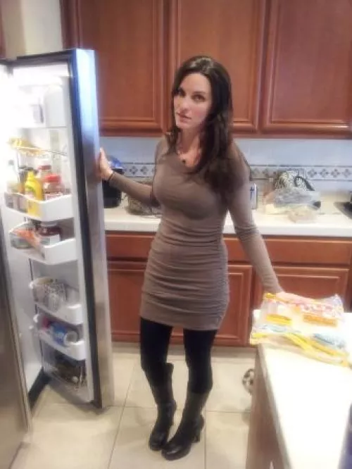 Fuck her in the kitchen when I leave