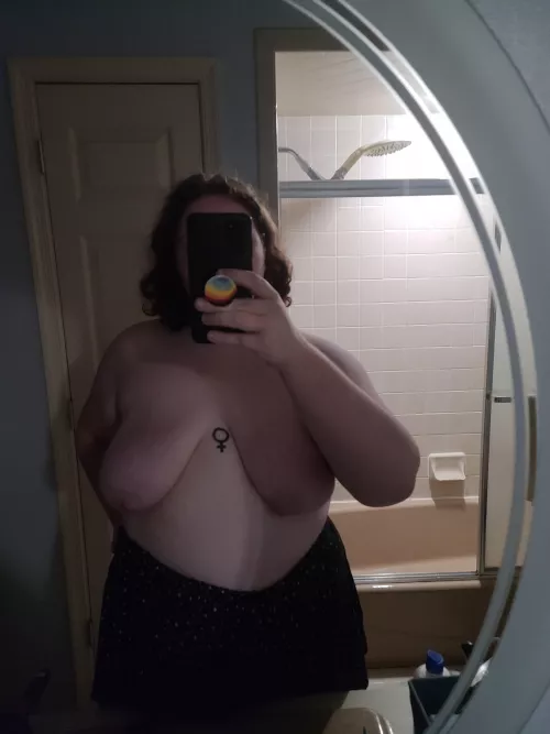 Fuck I want someone to just come in and tie me up 🙈