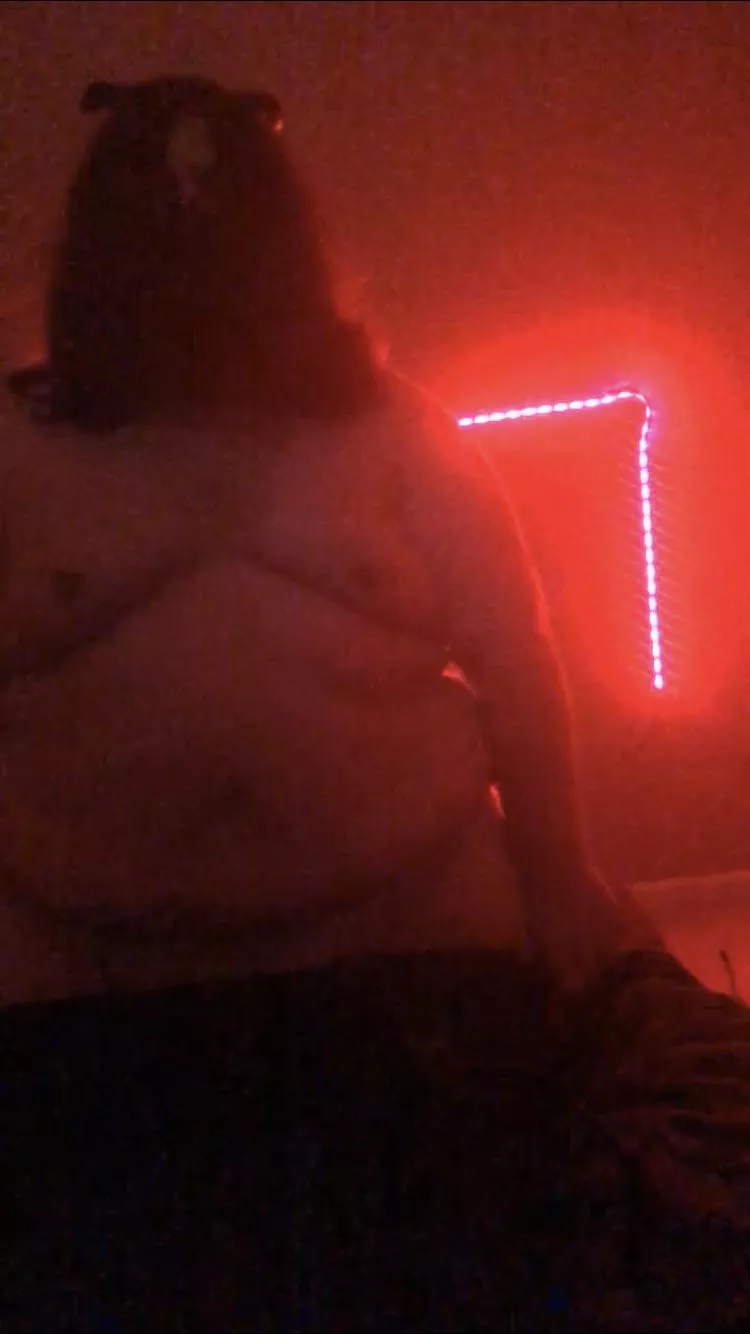 Full 20sec vid on my Twitter. Should I pull it out for you?🖤⛓