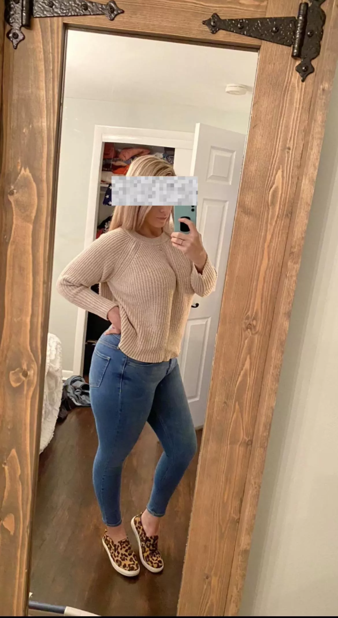 Fun couple looking to swap and share Fun couple looking to swap and share