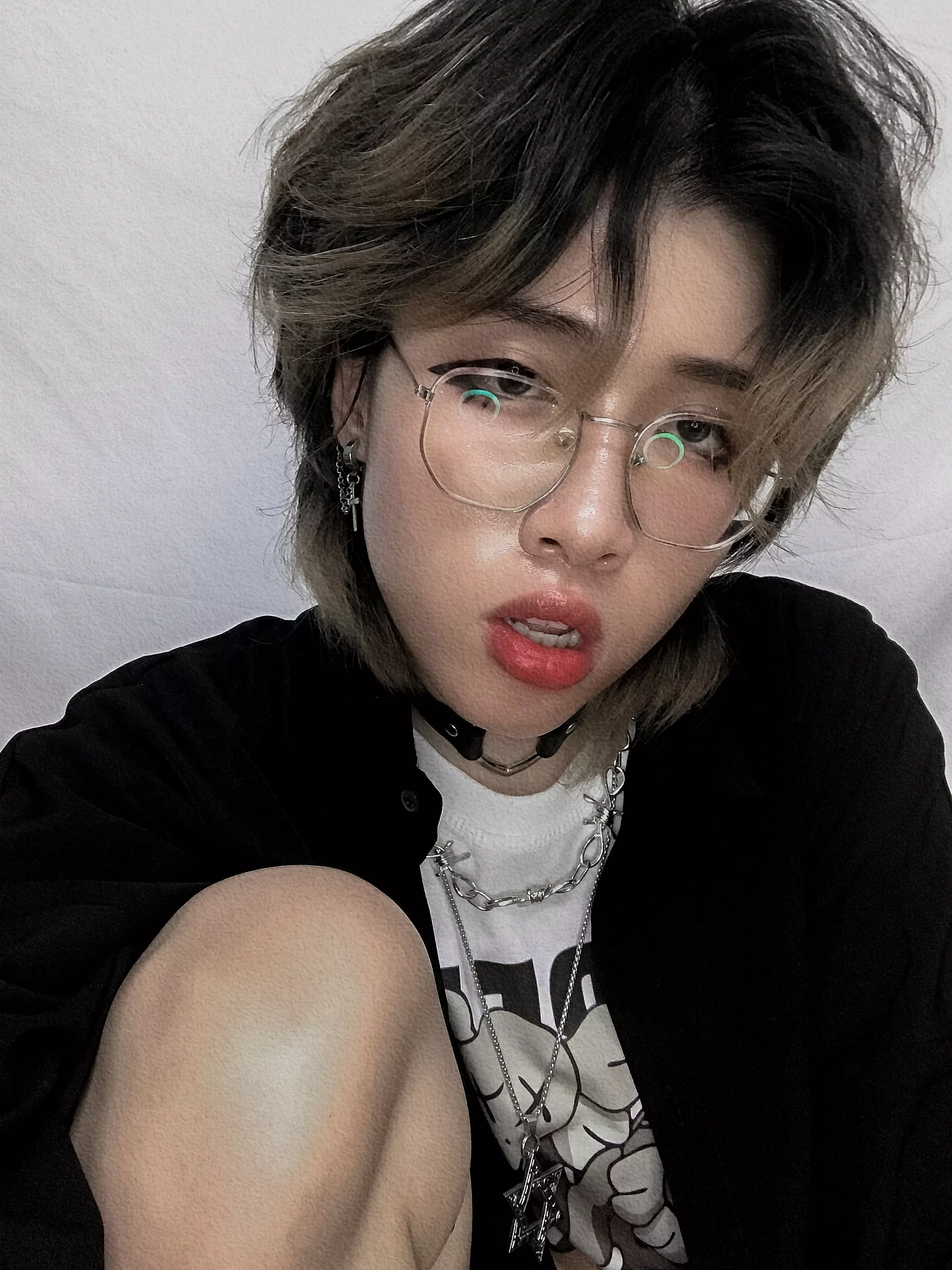 Fun fact: I was wearing a skirt in this pic 😼😼💞💞💓💓