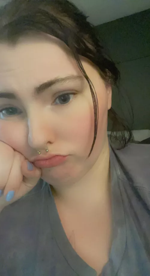 Gahh! Bored snow day for this little 🙃🙃😋