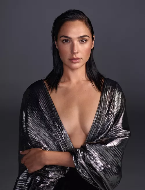 Gal Gadot [ whatta beauty 😍]