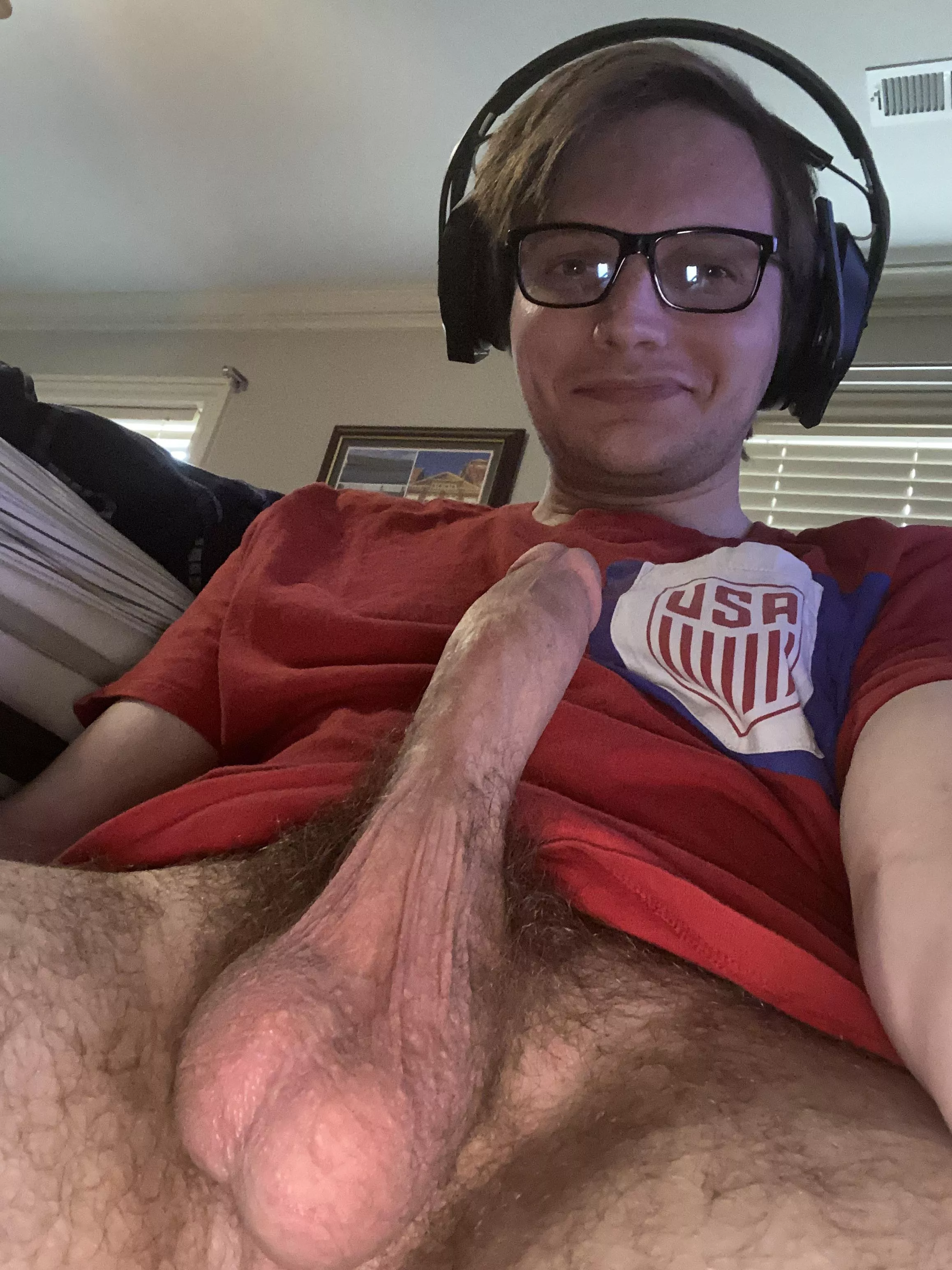 Gaming and horny😅