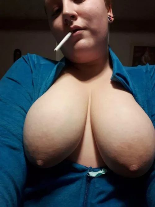 Get a load of THESE Mommy Milkers!😜