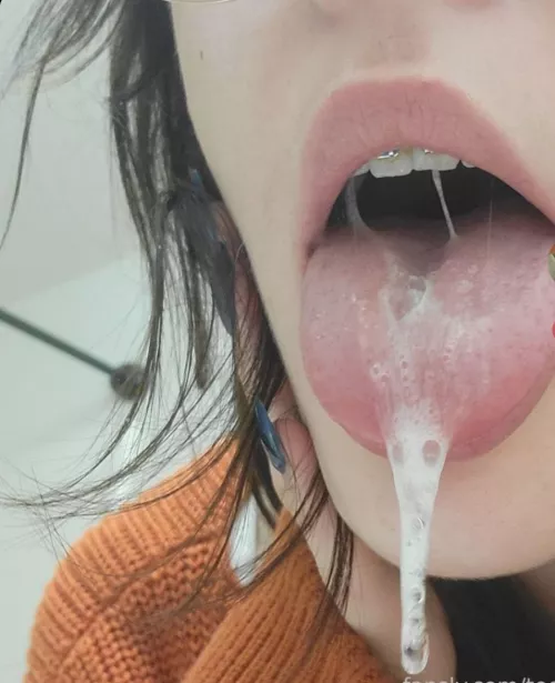 Get in line and cum in my 👄