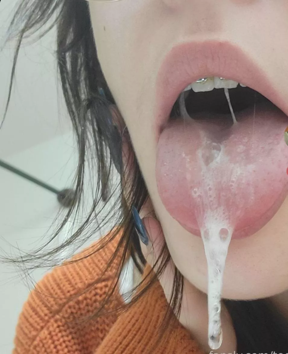 Get in line and cum in my 👄