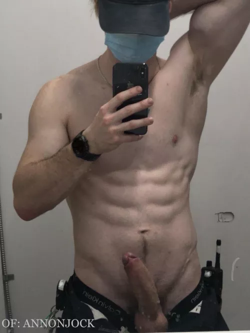 Get on ur knee, show me ur skills 😏