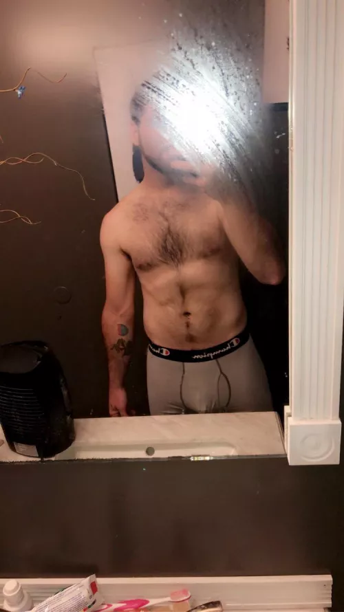 Get you a hairy guy to keep warm in these cold times๐