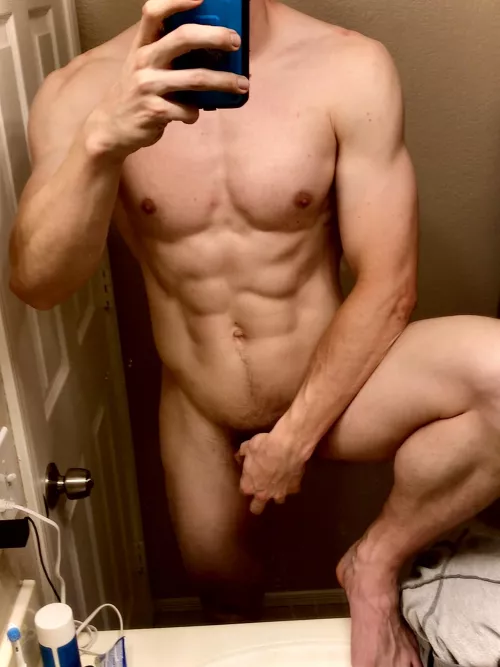 Getting a little stretch in after leg day 🦵