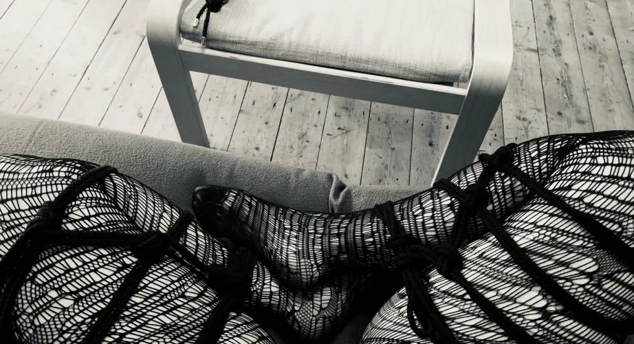 Getting back into shibari after an injury - how’s my self tie?