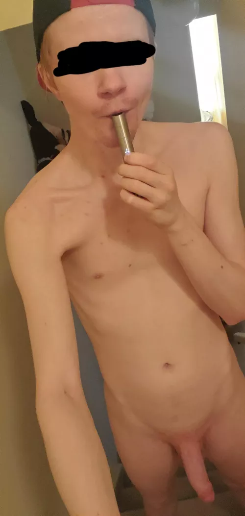 Getting high and taking nudes great start to the weekend! 😜