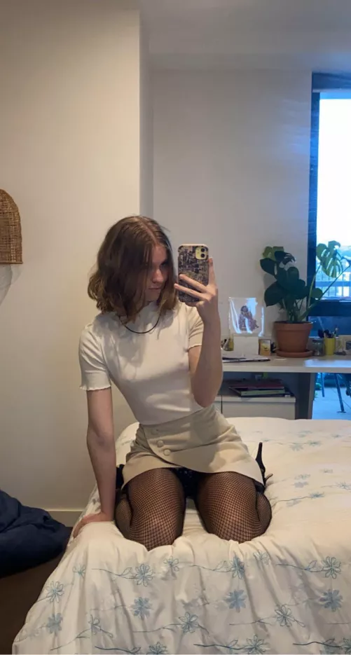 getting ready to go out, wanna have some fun first?? 🥰