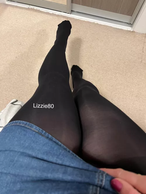 Getting ready to go to the shops and show off my legs x