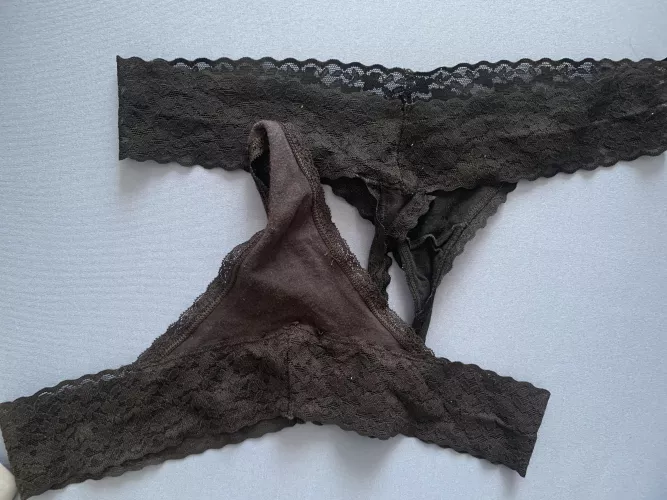 GFs (21) thong and from her BF side by side 👱🏻♀️👩🏽💼