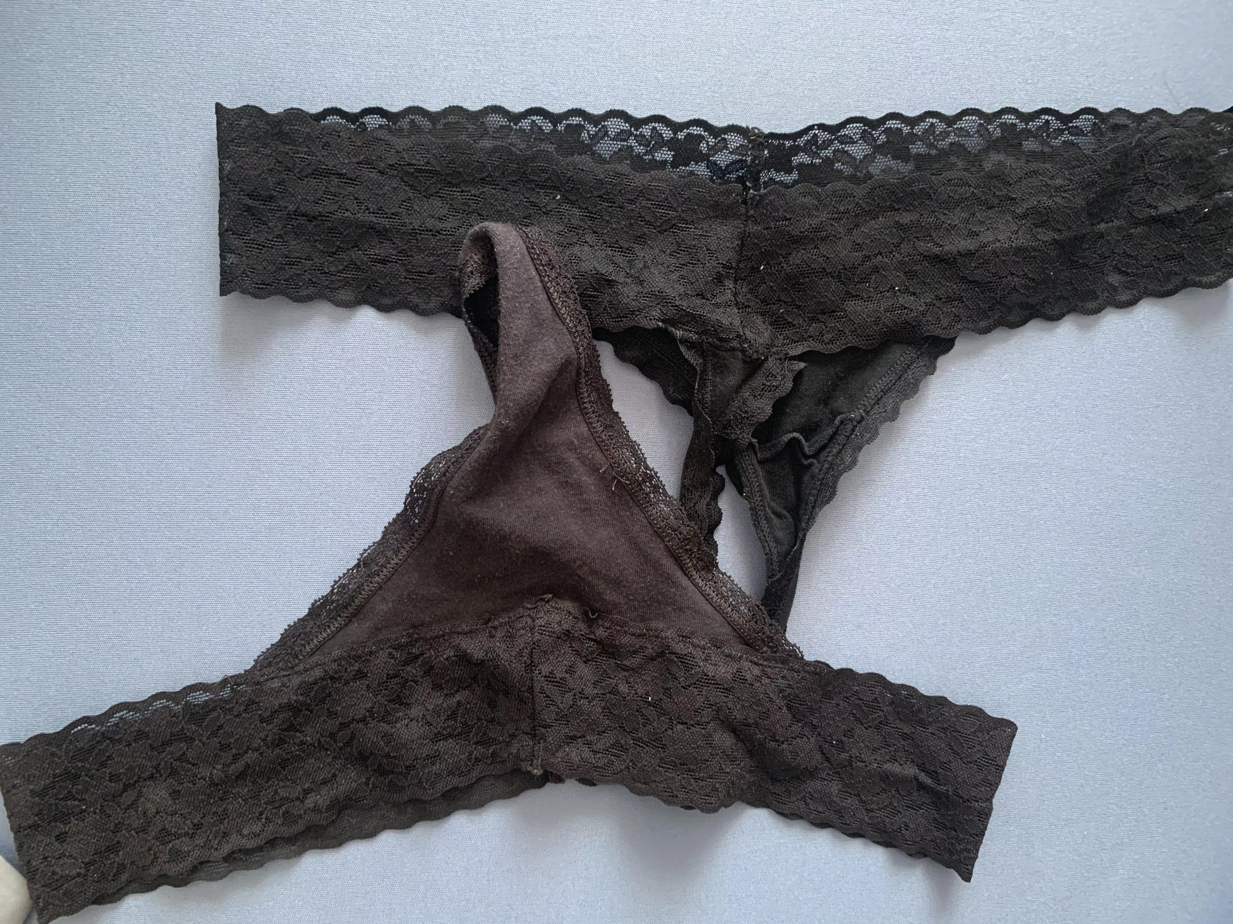 GFs (21) thong and from her BF side by side 👱🏻♀️👩🏽💼 GFs (21) thong and from her BF side by side 👱🏻♀️👩🏽💼