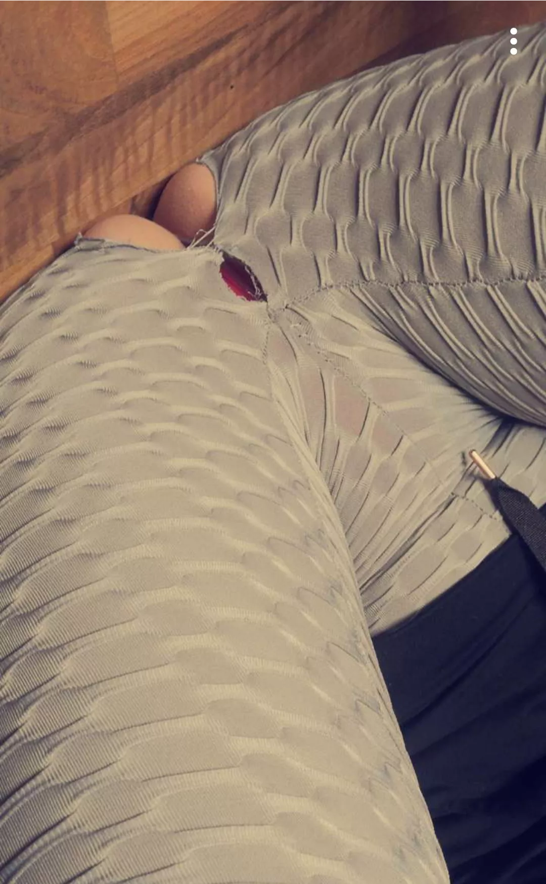 Gf's leggings ripped in the gym giving some of the guys an excellent view. She continued her session for another 20 mins like this.