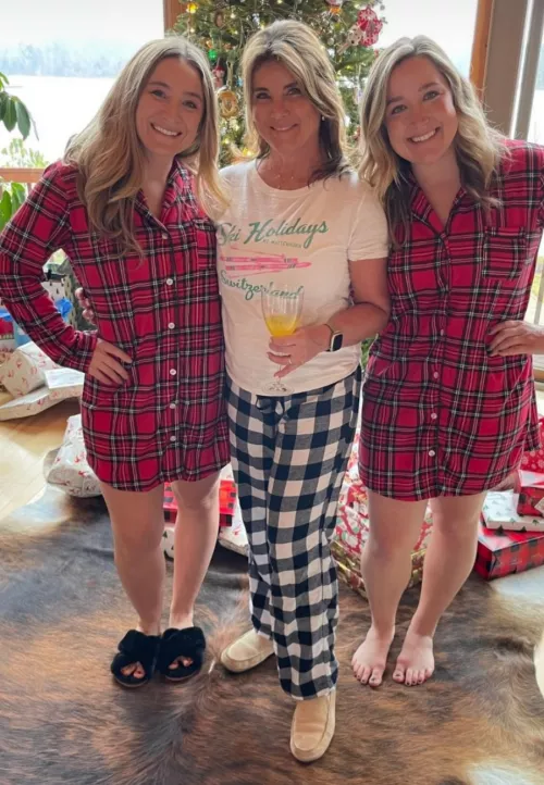 GILF mom? Or her MILF daughters?