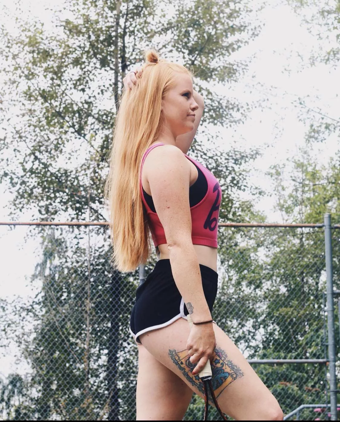 Ginger milf with a flare for the arts. Come subscribe and let’s get crafty