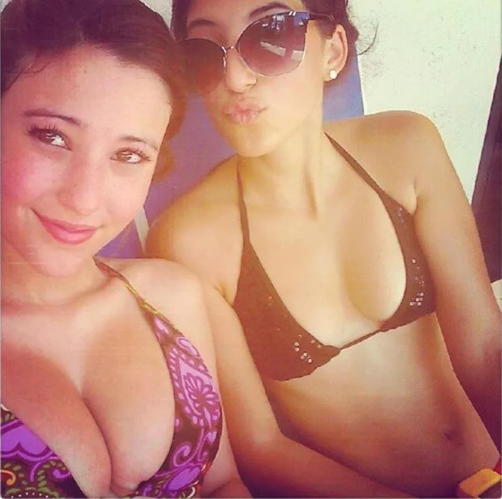 Girl on the left doesn't even have to try Girl on the left doesn't even have to try
