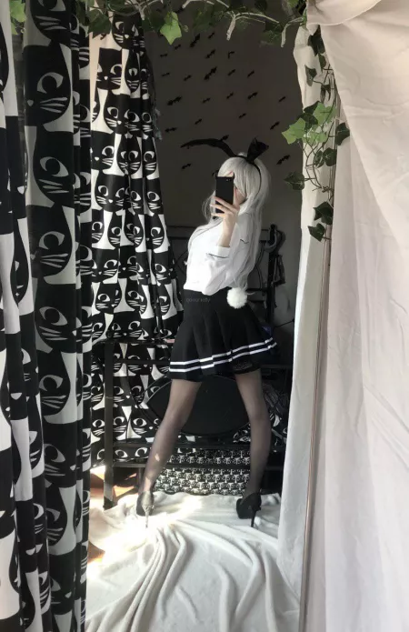 Give me a carrot and Iβll keep my high heels while fucking π₯