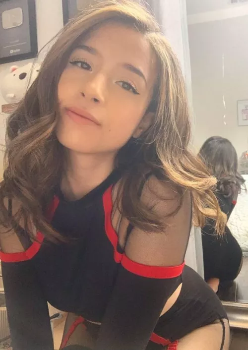 give me joi as hot babe Pokimane