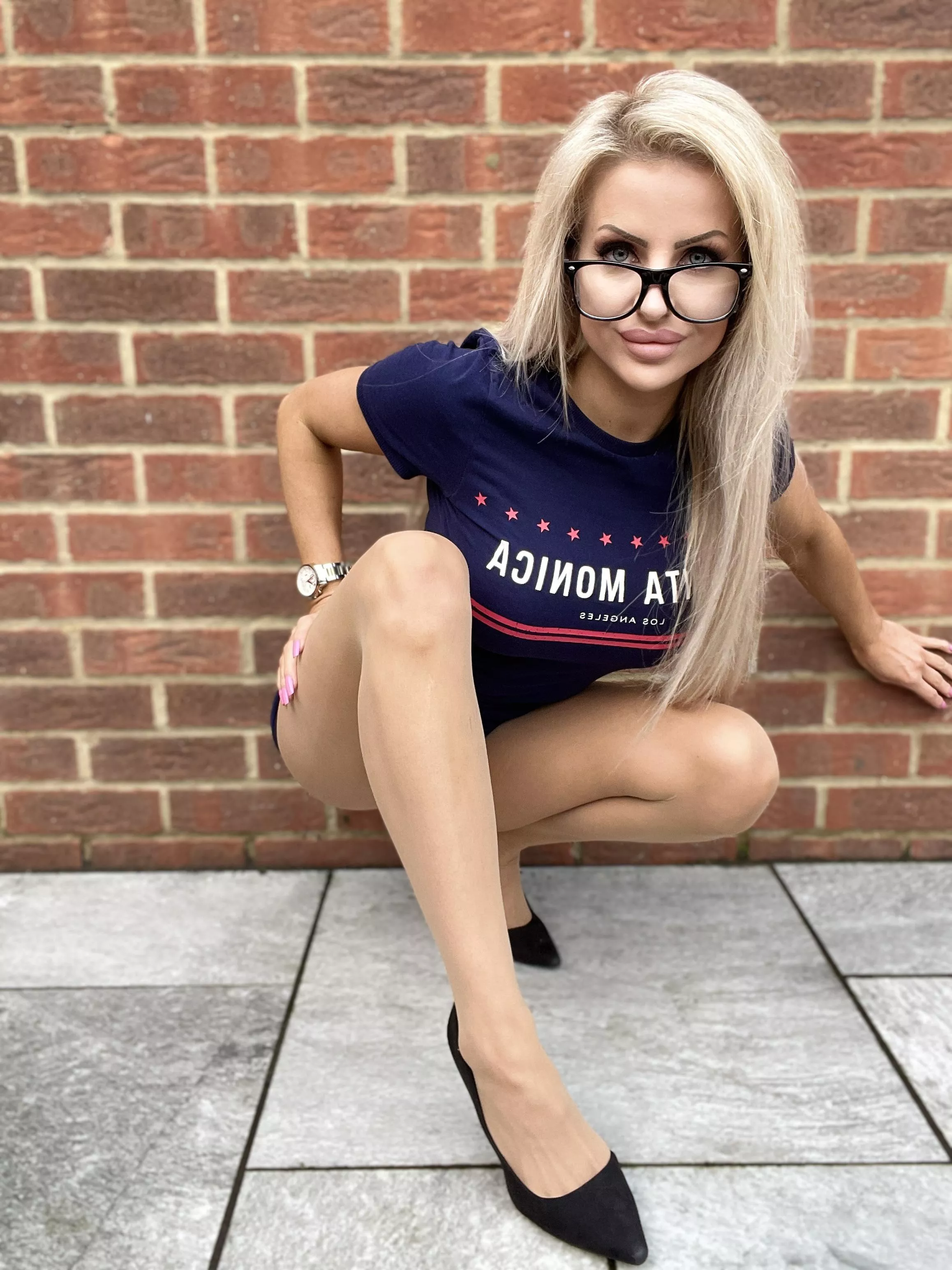 Give me ur best chat up line. Best 3 wins a nude in their dm Give me ur best chat up line. Best 3 wins a nude in their dm