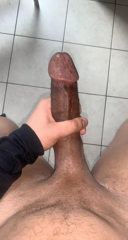 Give some attention to my sword 😌