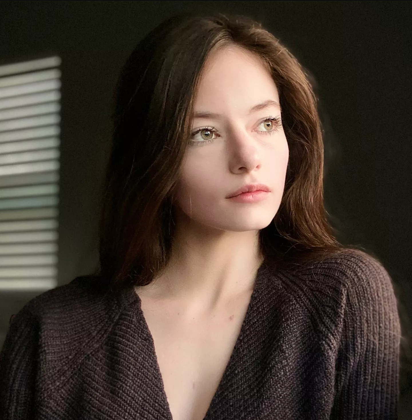 Giving some cum to Mackenzie Foy