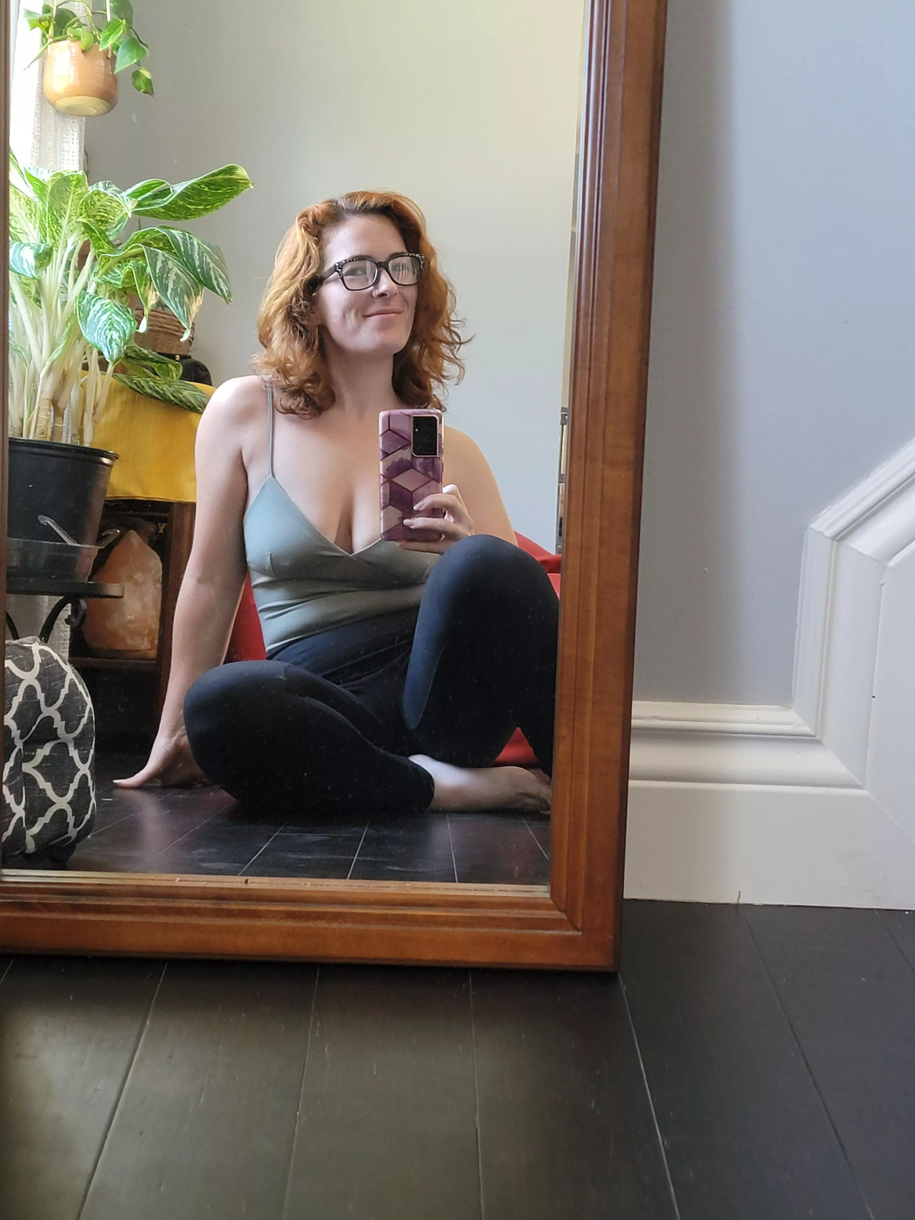 Glasses are new to me would you do the honors of cumming on them? Glasses are new to me would you do the honors of cumming on them?