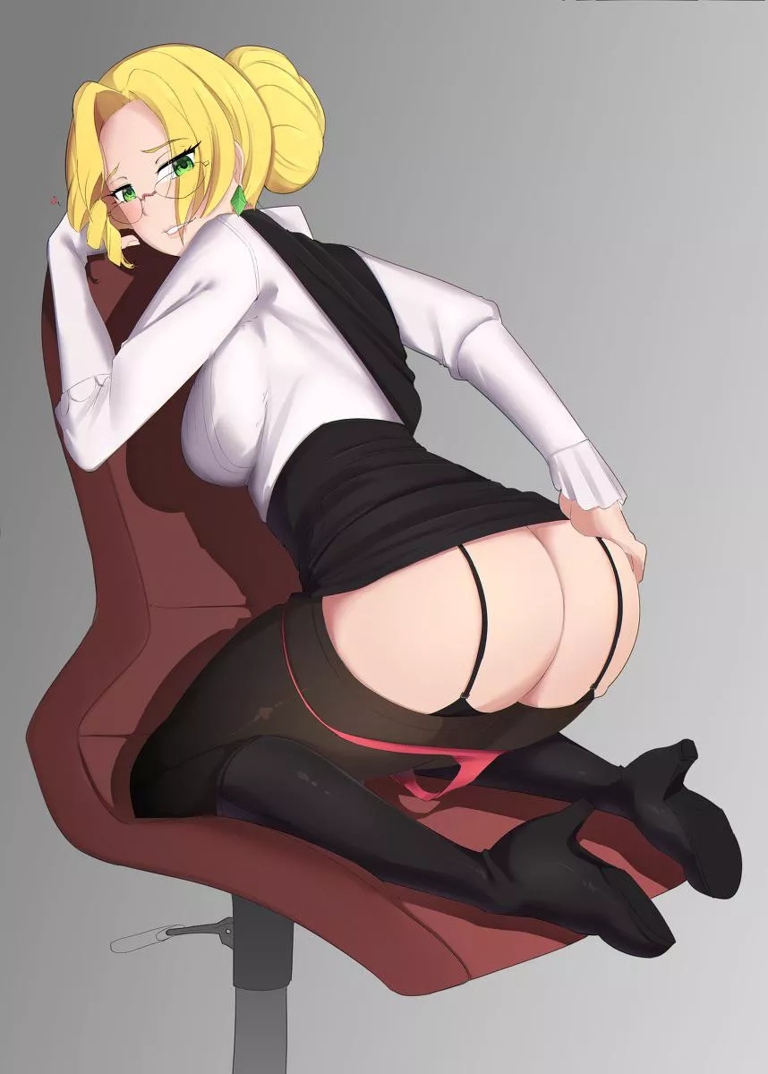 Glynda Giving Us A Peek (Neovixtadiz)