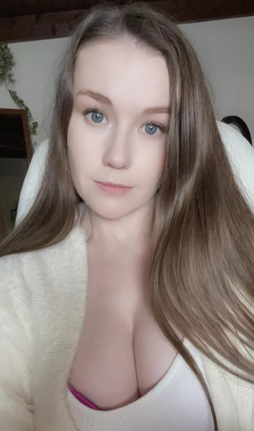 Go and get her Twitter - @twitchemily