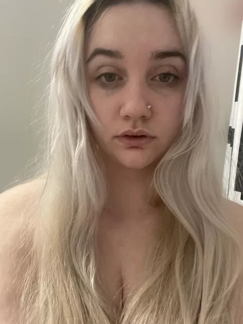 go hard on this bleach haired Jewish bitch