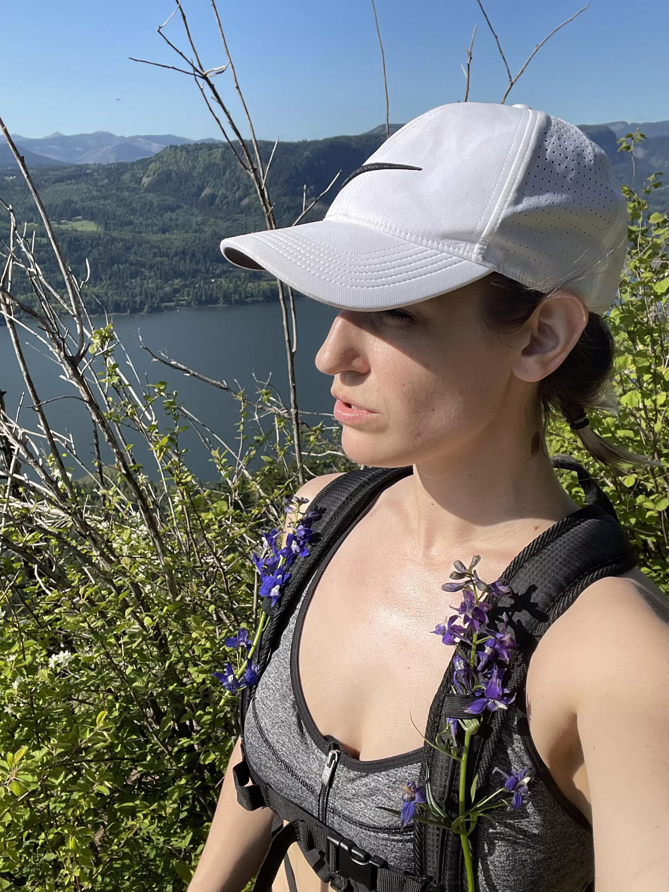 Go on a hike w me? Go on a hike w me?