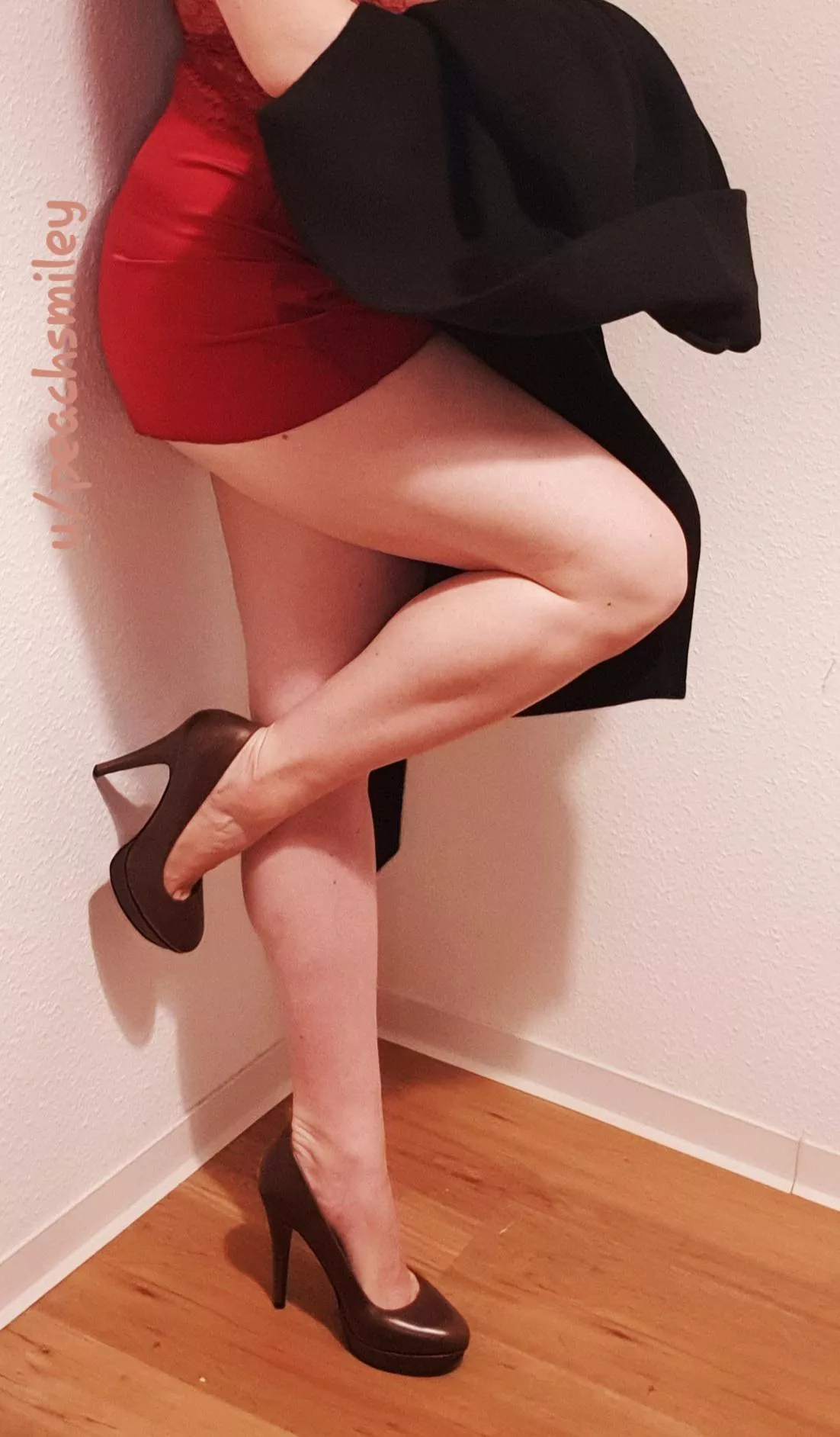 Go out or stay at home? 🍑 [OC] [F]