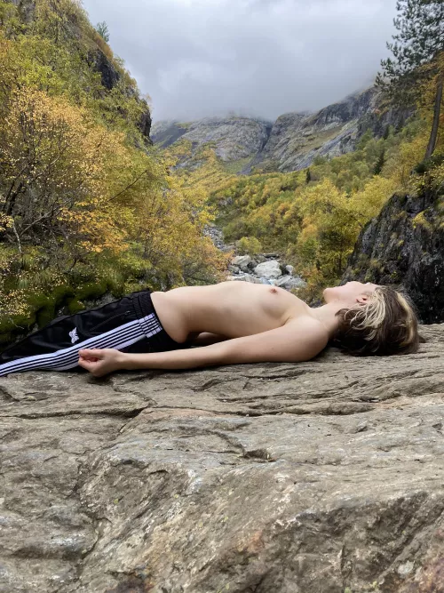 Go team small boobs !