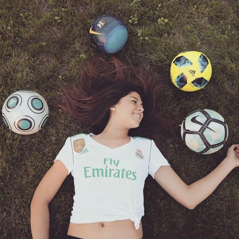 God I love it when she bares her navel like this