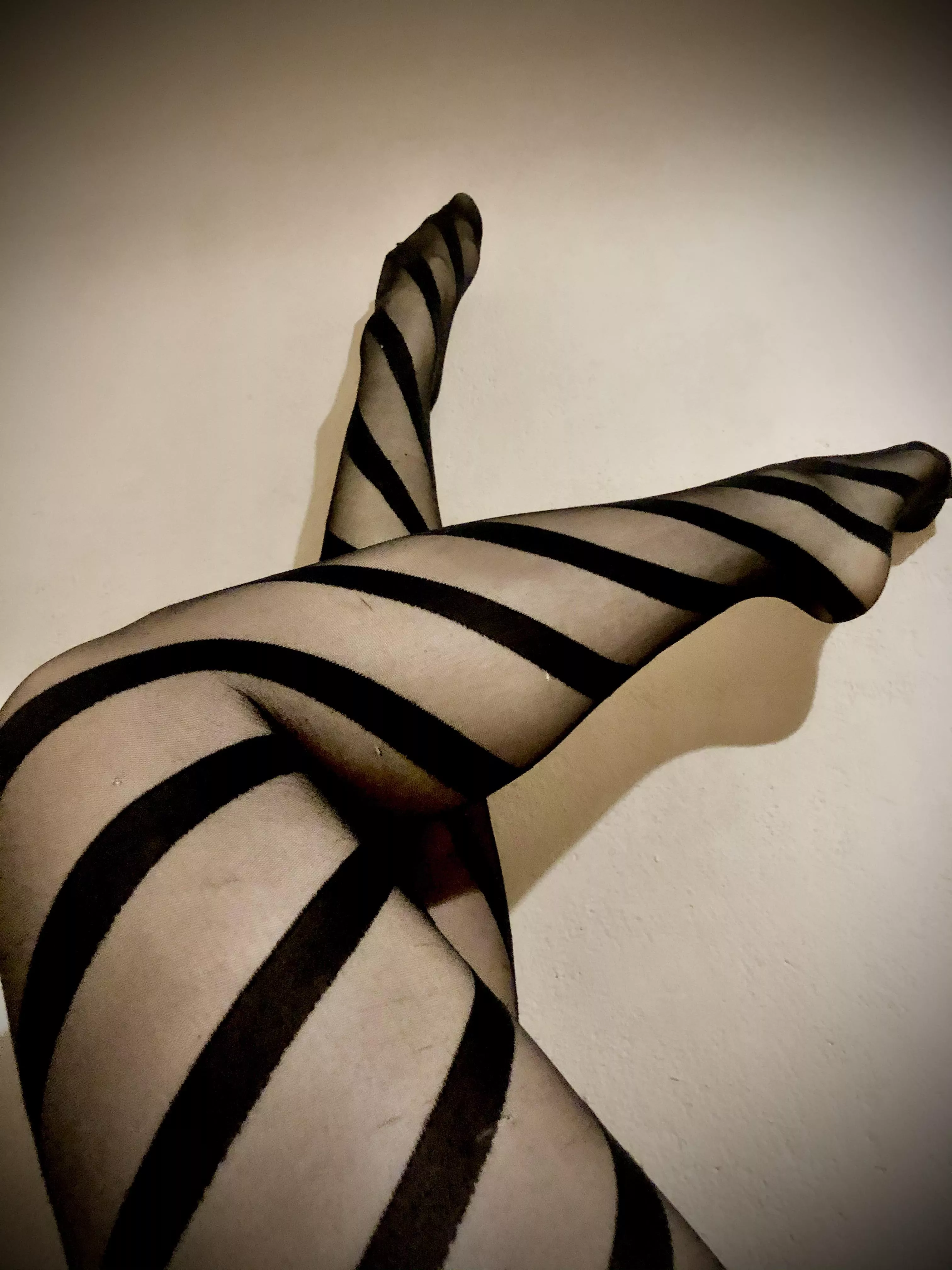 Goddess legs in nylon 🖤